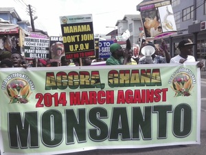 Manifestation à Accra, Ghana contre les OGM en avril 2014 (Photo : Food Sovereignty Ghana)