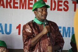 Ibrahima Coulibaly of the Coordination nationale des organisations paysannes du Mali (CNOP) delivering the opening speech