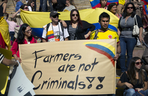 Même les Colombiens qui vivent loin du pays ont été choqués de voir comment les accords commerciaux avec les États-Unis et l’UE ont poussé Bogotá à criminaliser les semences des paysans et sont descendus dans les rues de Melbourne en signe de solidarité. (Photo: Erik Anderson/Flickr)