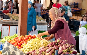 Farmers' market in Turkey: the role of women in feeding the world is not adequately captured by official data and statistical tools. (Photo: Mick Minnard/Suzanne's Project)